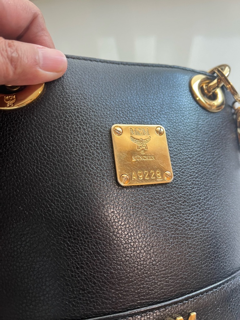MCM SMALL BLACK LEATHER HANDBAG - Picture 2 of 11